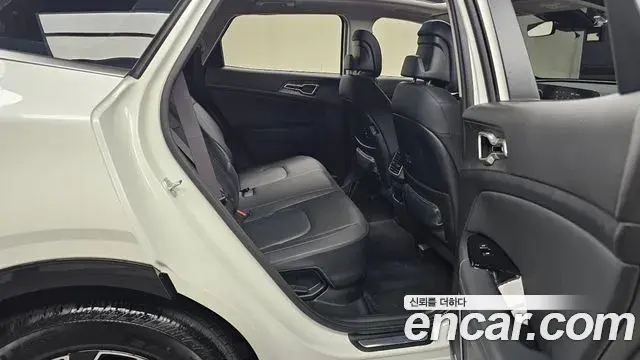 Kia Sportage 2023 — Фото 11/20