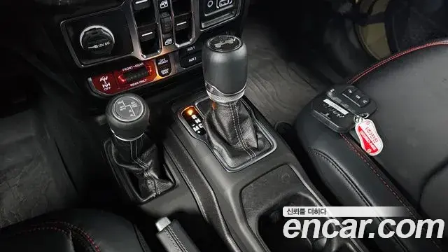 Jeep Wrangler 2025 — Фото 9/20