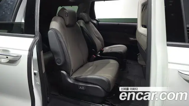 Kia Carnival 2024 — Фото 12/20