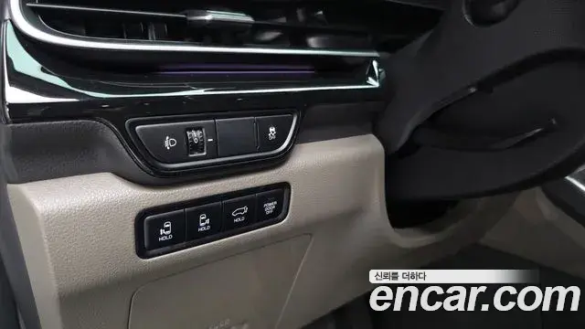 Kia Carnival 2024 — ფოტო 26/41