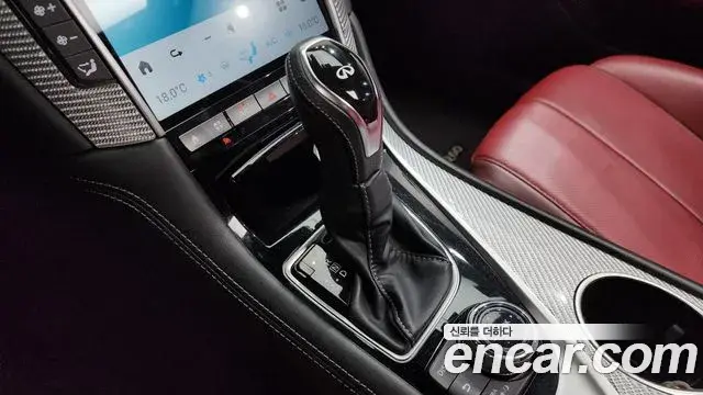 Infiniti Q60 2018 — Photo 9/20