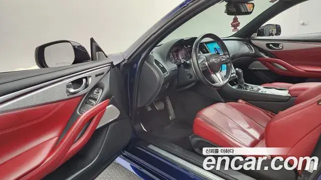 Infiniti Q60 2018 — Photo 10/20