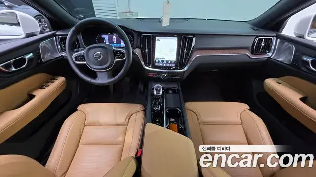 Volvo V60 Cross Country 2025 — ფოტო 29/36