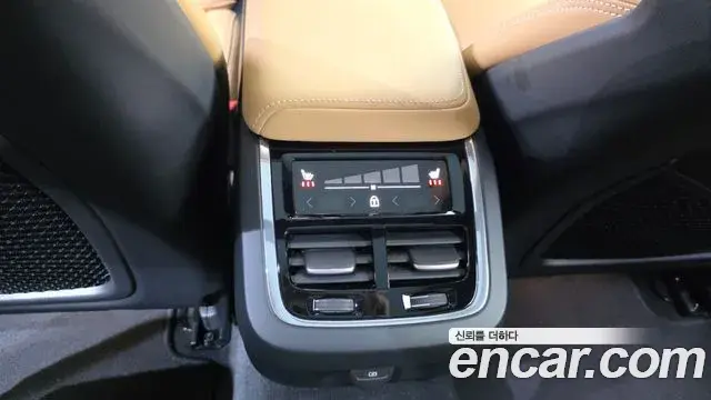 Volvo V60 Cross Country 2025 — ფოტო 22/36