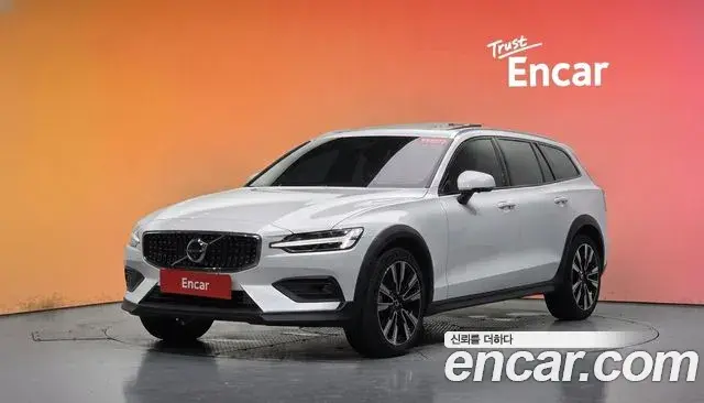 Volvo V60 Cross Country 2025 — ფოტო 21/36