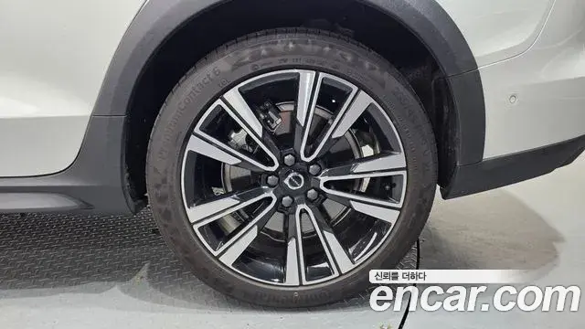 Volvo V60 Cross Country 2025 — ფოტო 20/36