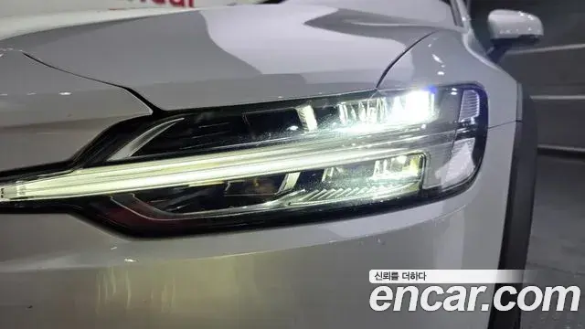 Volvo V60 Cross Country 2025 — ფოტო 14/36