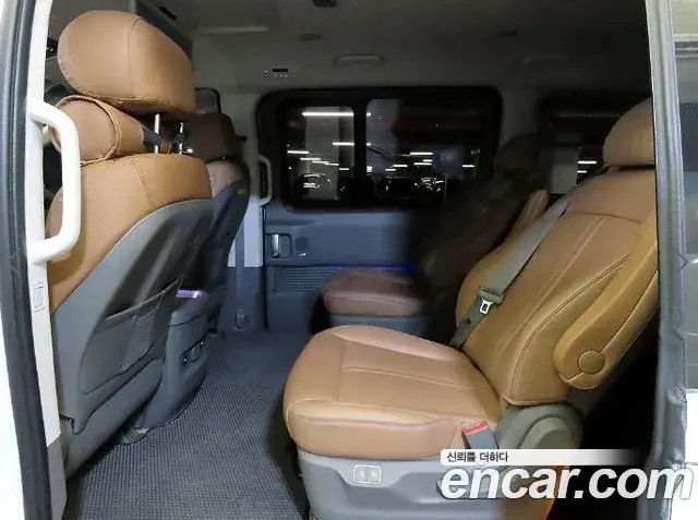 Hyundai Staria 2024 — Фото 10/20