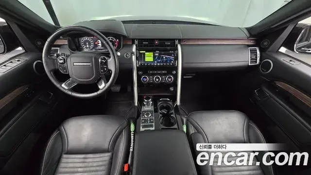 Land Rover Discovery 5 2019 — Photo 7/20