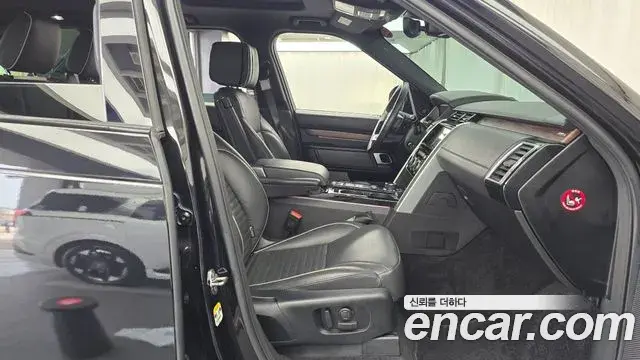 Land Rover Discovery 5 2019 — Photo 11/20