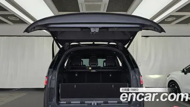 Land Rover Discovery 5 2019 — Photo 20/20