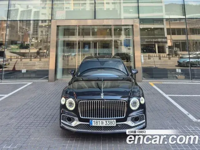 Bentley Flying Spur 2023 — Photo 10/20