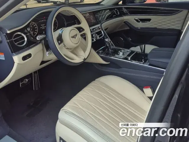 Bentley Flying Spur 2023 — Photo 15/20