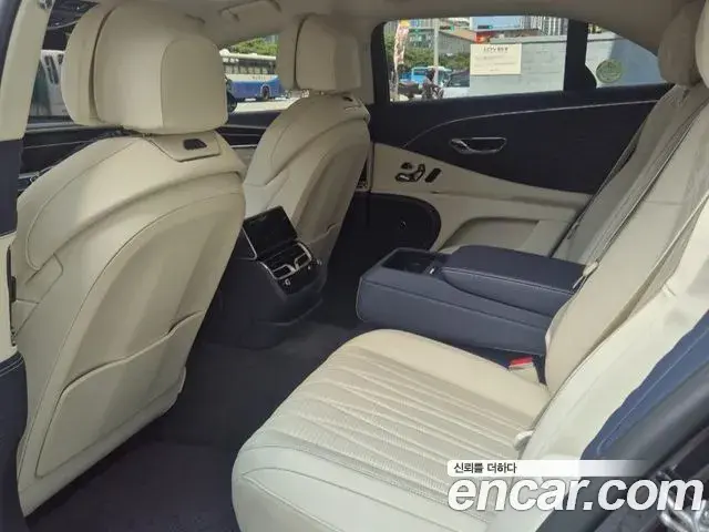 Bentley Flying Spur 2023 — Photo 1/20