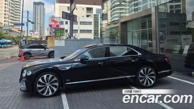 Bentley Flying Spur 2023 — Photo 4/20