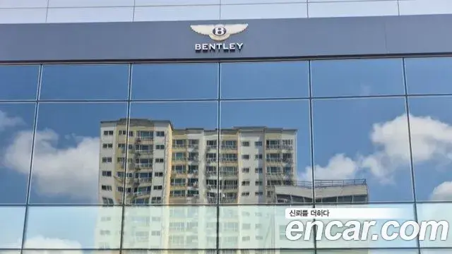 Bentley Flying Spur 2023 — Photo 13/20