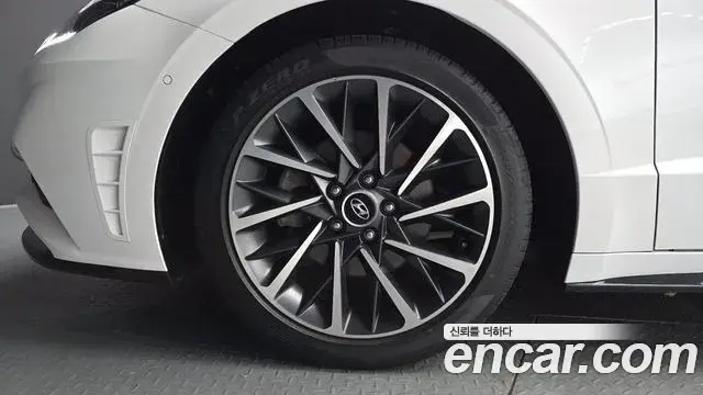 Hyundai Sonata 2021 — Photo 5/20
