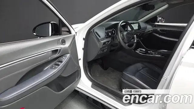 Hyundai Sonata 2021 — Photo 9/20