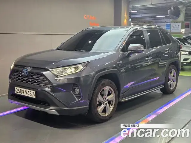 Toyota RAV4 2021 — Şəkil 14/18