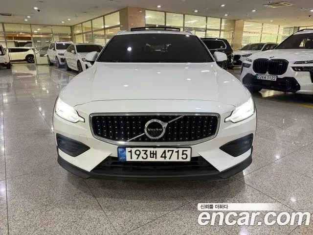 Volvo V60 Cross Country 2021 — Şəkil 2/19