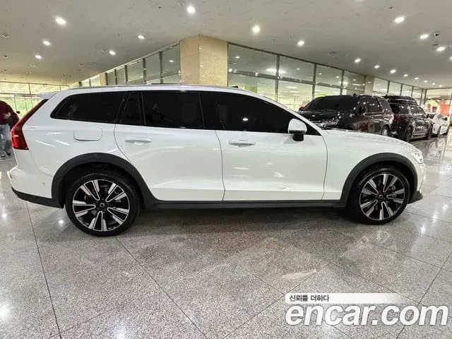 Volvo V60 Cross Country 2021 — Şəkil 19/19