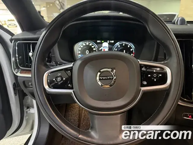 Volvo V60 Cross Country 2021 — Şəkil 13/19