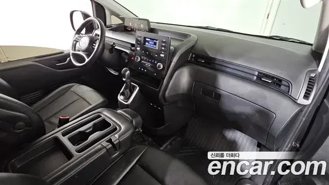 Hyundai Staria 2022 — Фото 7/20