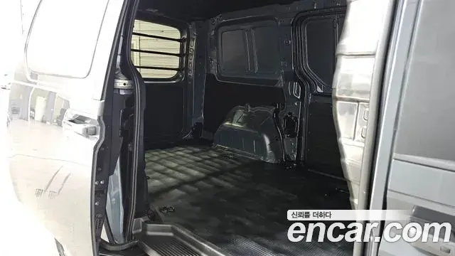 Hyundai Staria 2022 — Фото 12/20