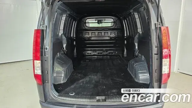 Hyundai Staria 2022 — Фото 20/20