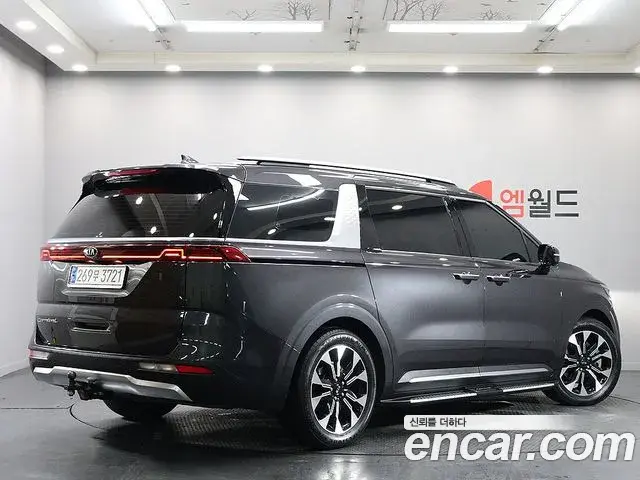 Kia Carnival 2021 — Фото 2/20