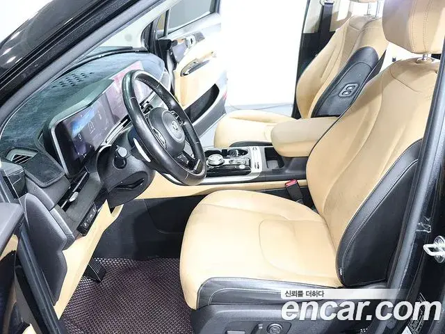 Kia Carnival 2021 — Фото 17/20
