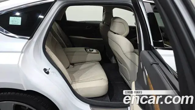 Genesis Electrified G80 2023 — Photo 12/20