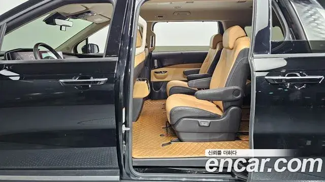 Kia Carnival 2022 — Фото 12/20