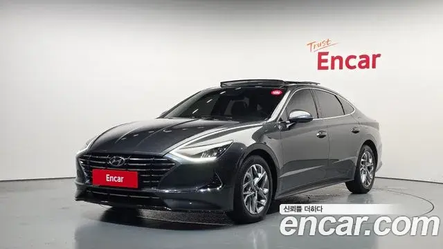 Hyundai Sonata 2019 — Фото 1/20