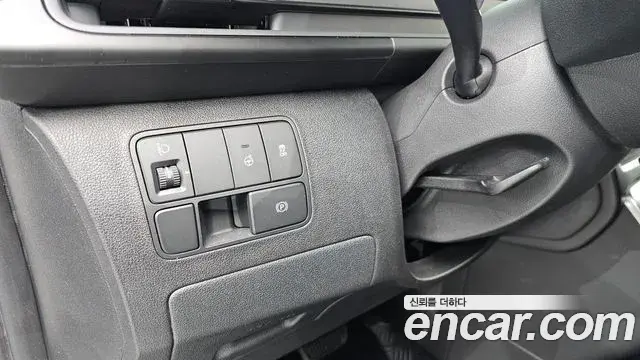 Hyundai Staria 2025 — Photo 17/20