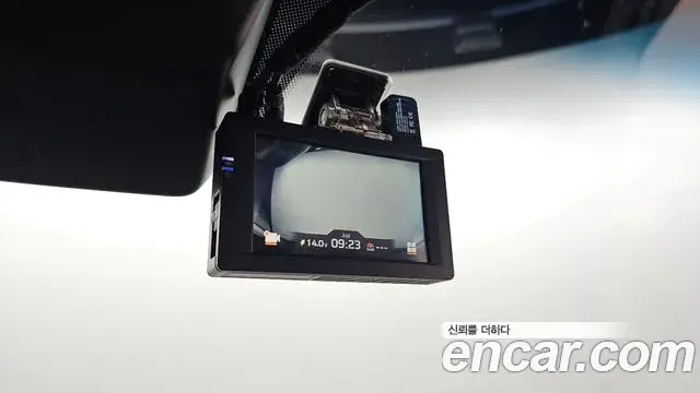 Hyundai Staria 2025 — Photo 18/20