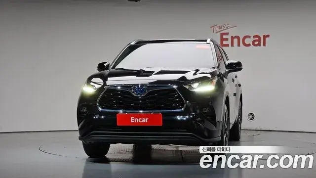 Toyota Highlander 2023 — Şəkil 13/35