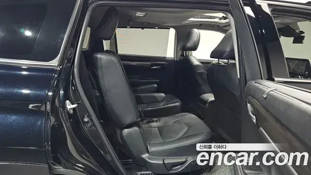 Toyota Highlander 2023 — Şəkil 7/35