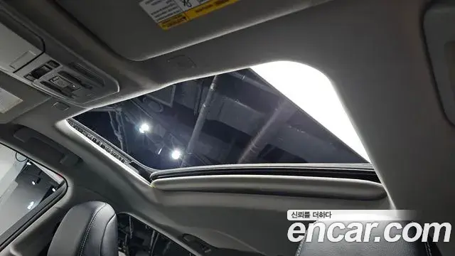 Toyota Highlander 2023 — Şəkil 20/35