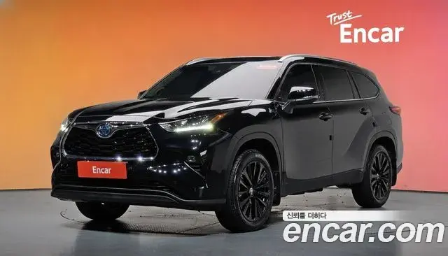 Toyota Highlander 2023 — Şəkil 17/35