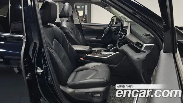 Toyota Highlander 2023 — Şəkil 30/35