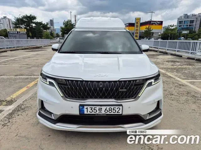 Kia Carnival 2023 — Фото 2/20