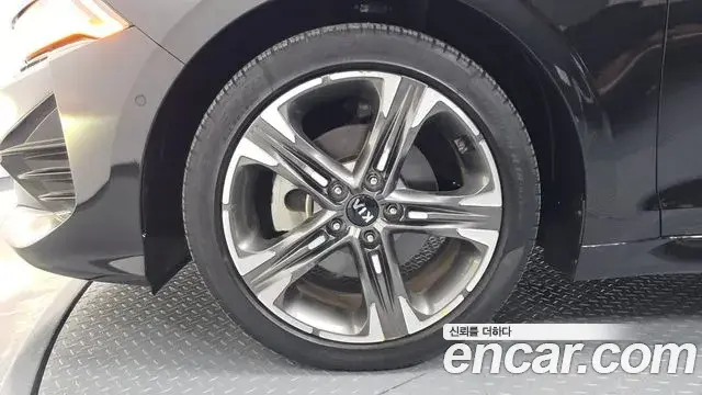 Kia K5 2021 — Photo 11/33