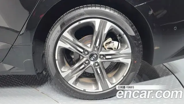 Kia K5 2021 — Photo 4/33