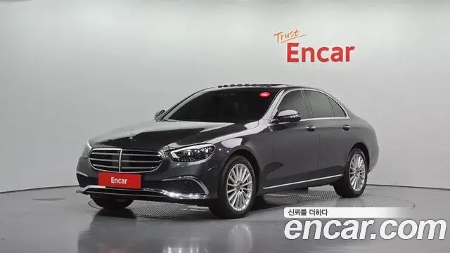 Mercedes-Benz E-Class 2021 — Фото 1/20