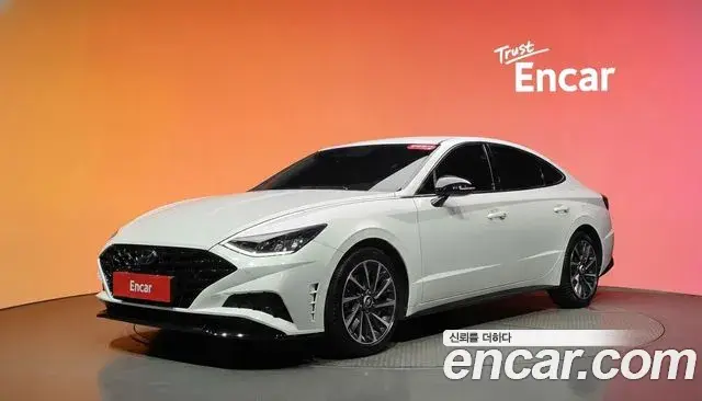 Hyundai Sonata 2022 — Фото 1/20