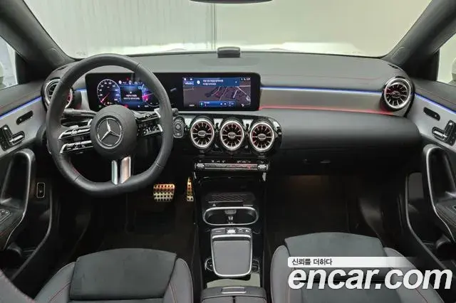 Mercedes-Benz CLA-Class 2026 — Photo 10/20