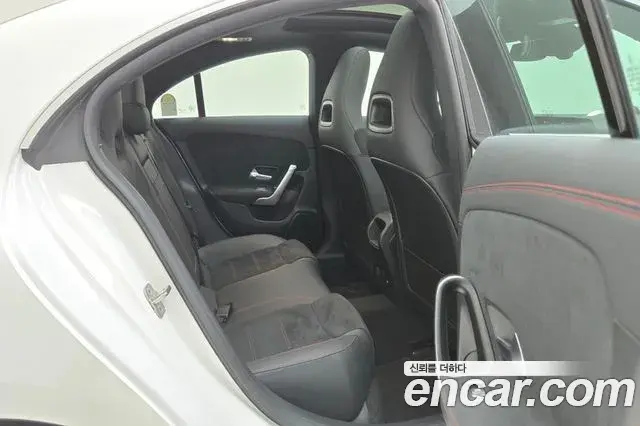 Mercedes-Benz CLA-Class 2026 — Photo 8/20
