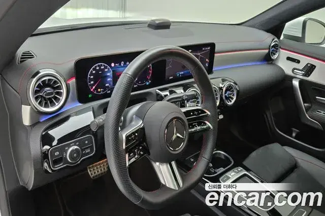 Mercedes-Benz CLA-Class 2026 — Photo 13/20