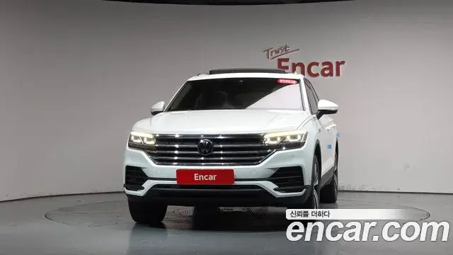 Volkswagen Touareg 2023 — Photo 14/36